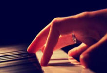 [英超]加拉格尔禁区内得球 凌空抽射扩大比分.